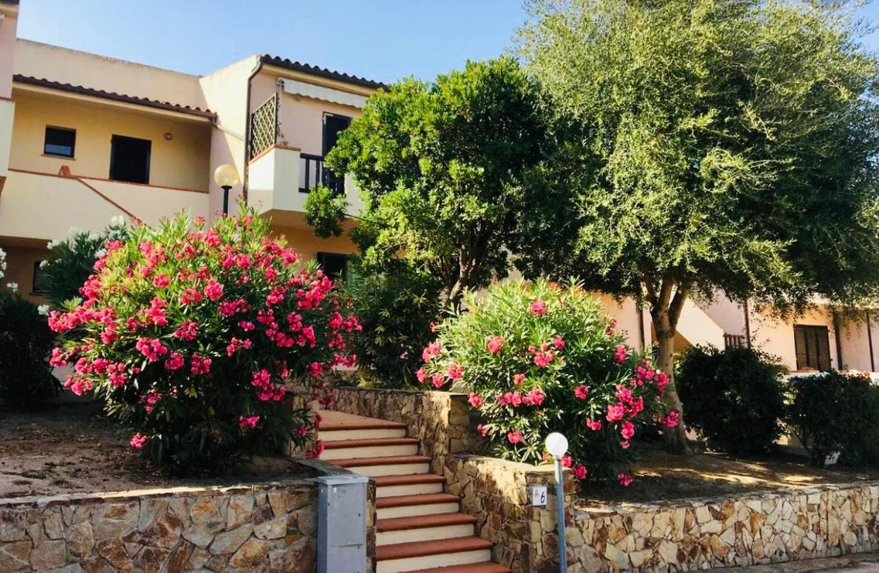 Le Residenze Itaca Porto Pozzo Exterior foto